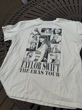 Taylor Swift White Graphic Photo-Collage 'The Eras Tour' Tee, Sz medium.